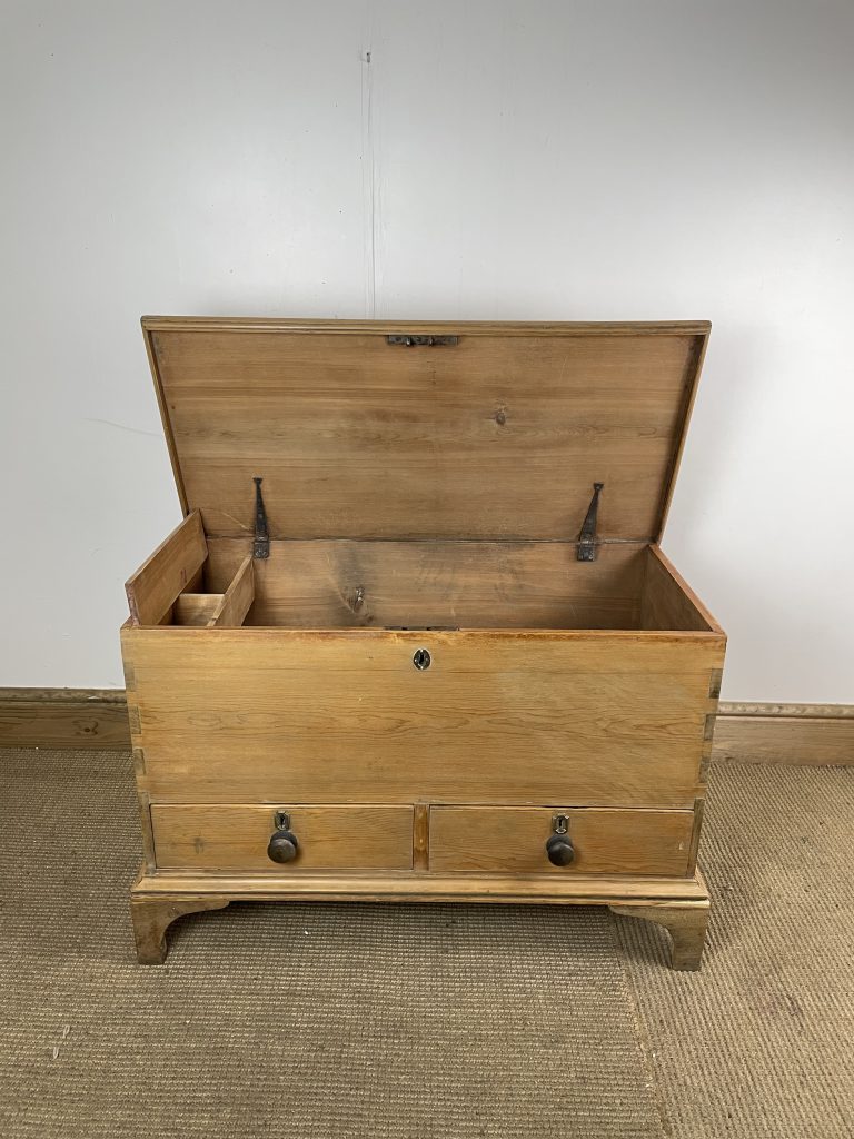 antique-blanket-box-mule-chest