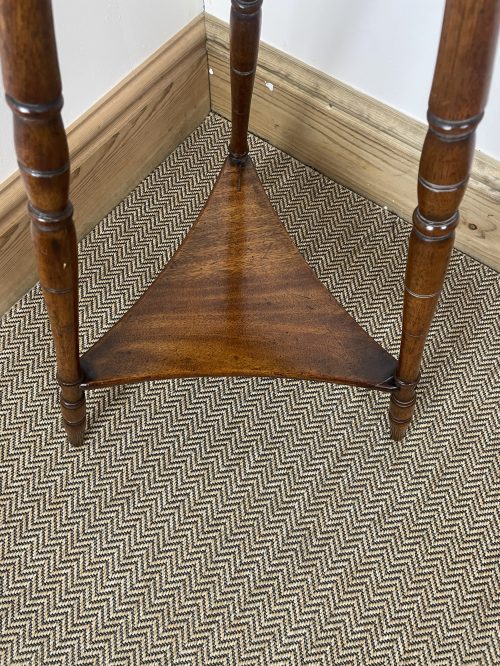 antique-victorian-lamp-table