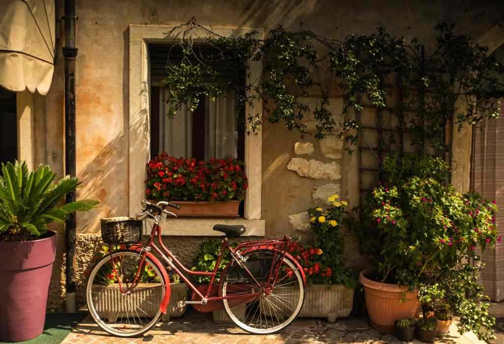 image of a vintage home with bike outside