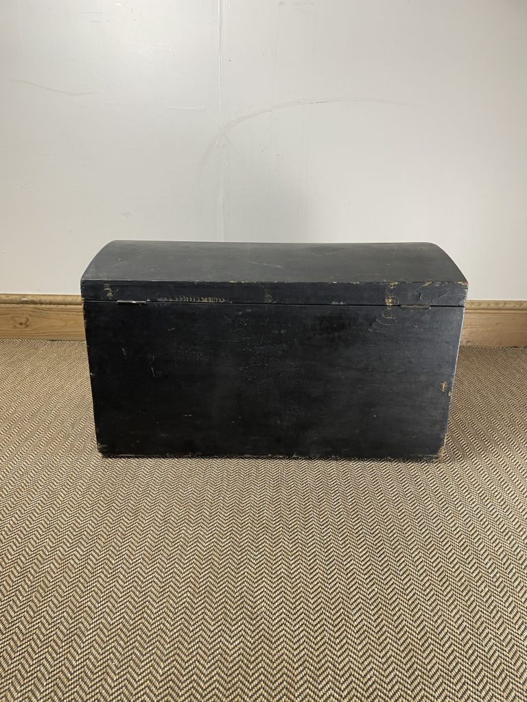 vintage-pine-black-toy-box
