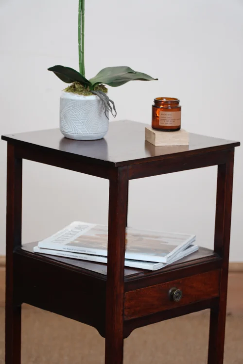 nightstand-with-drawers